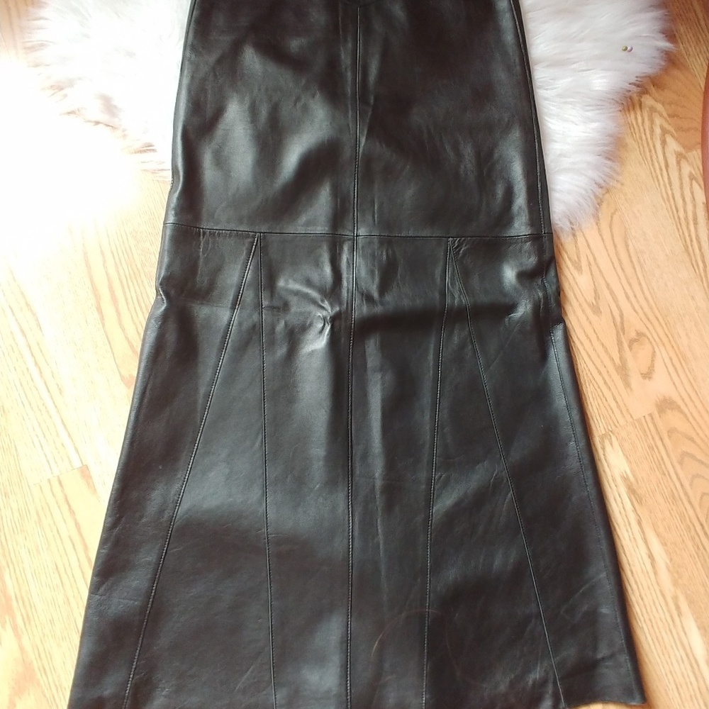 BEBE 100% GENUINE LEATHER SKIRT - Picture 3 of 10